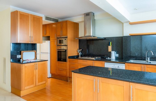 Puerto de Pollensa Apartment | Holiday Apartment Olympo with Sea View, Mountain View, Wi-Fi & Terraces; Street Parking Available