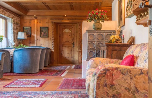 Zell am Ziller Apartment | Holiday apartment with balcony and internet in the ski resort