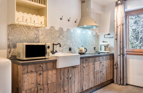 Collalbo Apartment | Holiday Apartment "Schartneralm Latsche" with Mountain View, Balcony & Wi-Fi