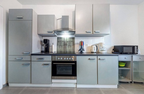 Neu Darchau Apartment | Holiday Apartment 'Am Fährhafen' with Private Garden and Wi-Fi