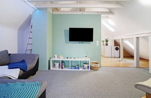 Salem Apartment | Holiday Apartment "Am Schlosssee" with Balcony & Wi-Fi