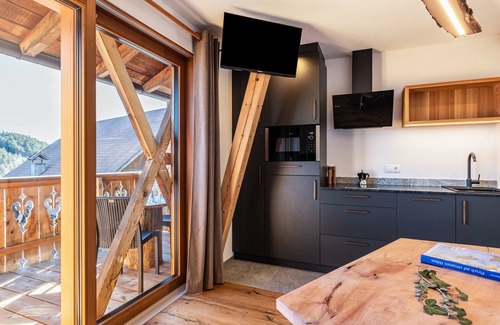 Collalbo Apartment | Holiday Apartment "Aschnerhof Holzherz" with Mountain View, Private Balcony & Wi-Fi