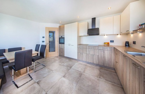 Laion Apartment | Holiday Apartment 'Avea App 2-2 Personen' with Mountain View and Garden