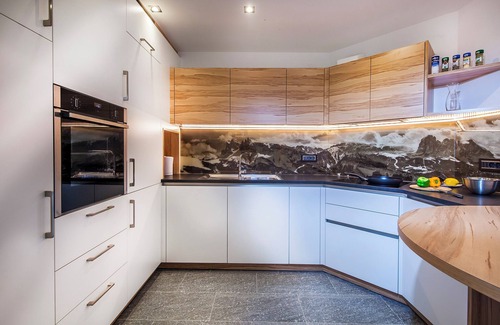 Laion Apartment | Holiday Apartment 'Avea App 1-2 Personen' with Mountain View and Garden