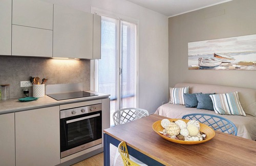 Arma di Taggia Apartment | Holiday Apartment 'B184 - Splendido Alloggio Al Mare' with Balcony