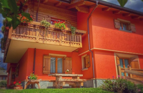 Valdisotto Apartment | Holiday Apartment "Casa Clus Bormio 2" with Mountain View, 2 Balconies & Wi-Fi