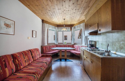 Saltusio Apartment | Holiday Apartment 'Camping Passeier Sonnenblume' with Sauna, Mountain View, Garden & Wi-Fi