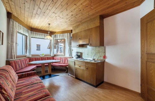 Saltusio Apartment | Holiday Apartment 'Camping Passeier Sonnenblume' with Sauna, Mountain View, Garden & Wi-Fi