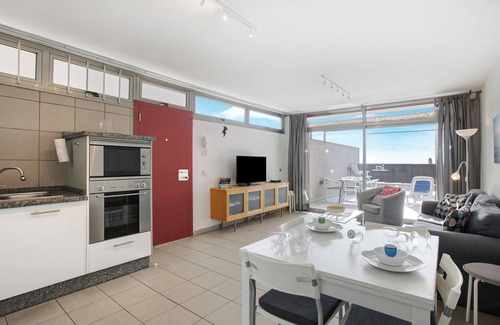 El Medano Apartment | Holiday Apartment 'Casa Médano 25 By Médano Rentals' with Sea View, Terrace and Wi-Fi