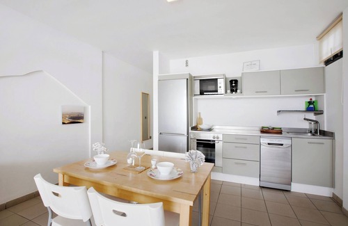 El Medano Apartment | Holiday Apartment 'Casa Médano 16 By Médano Rentals' with Sea View, Terrace and Wi-Fi
