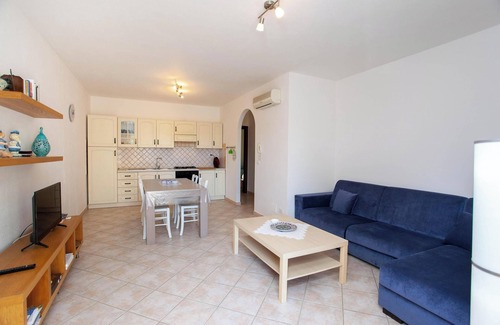 Orosei Apartment | Holiday Apartment "Casa Antonella" with Garden, Balcony & Air Conditioning