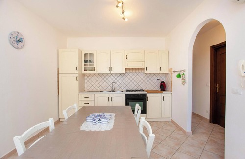 Orosei Apartment | Holiday Apartment "Casa Antonella" with Garden, Balcony & Air Conditioning