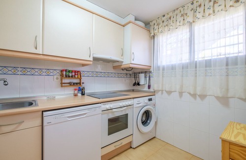 Alcanar Apartment | Holiday Apartment 'Casa Gemma' with Terrace, Shared Pool & Wi-Fi