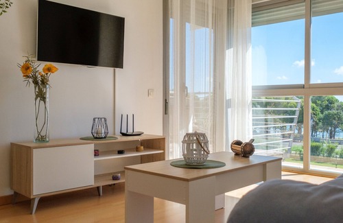 Alcanar Apartment | Holiday Apartment 'Casa Gemma' with Terrace, Shared Pool & Wi-Fi