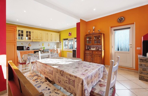 Verbania Apartment | Holiday Apartment Casa Bella with Lake View, Shared Garden & Wi-Fi