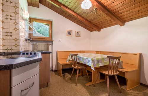 Mareo Apartment | Holiday Apartment "Ciasa La Palsa 4" with Mountain View, Balcony & Wi-Fi