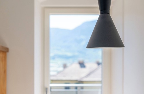 Tramin Apartment | Holiday Apartment "Das Hubertus Suite Lena" with Mountain View, Sauna & Infrared Cabin