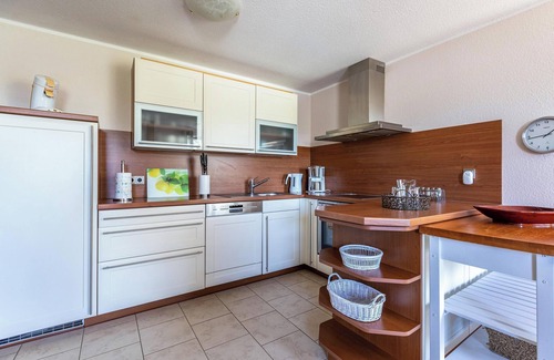 Cecilienkoog Apartment | Holiday Apartment "Denkerhof Deichblick" with Balcony, Shared Garden & Wi-Fi