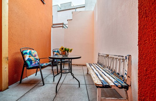 Steintor Apartment | Holiday Apartment 'Deichkind Viertel Suite' with Terrace & Wi-Fi