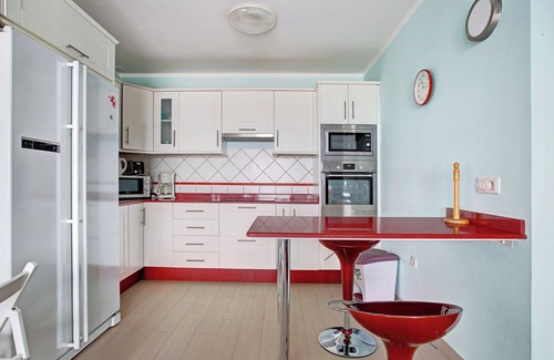 Playa Blanca Apartment | Holiday Apartment "Playa Flamingo 37" with Shared Pool, A/C & Wi-Fi