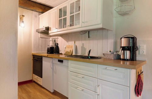 Oldenswort Apartment | Holiday Apartment 'Fewo 1 - "Blöck"' with Shared Garden and Wi-Fi