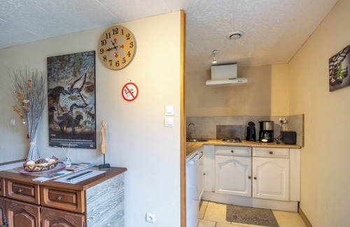 Saint-Cyprien Apartment | Holiday Apartment "Studio Mini Loft À La Campagne" with Shared Terrace, Private Garden & Wi-Fi