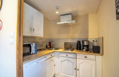 Saint-Cyprien Apartment | Holiday Apartment "Studio Mini Loft À La Campagne" with Shared Terrace, Private Garden & Wi-Fi