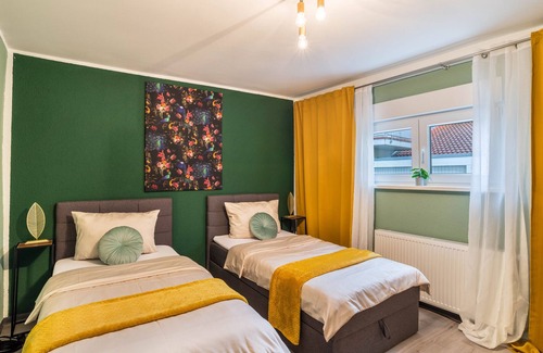Worms Apartment | Holiday Apartment "Green Forest" with Wi-Fi