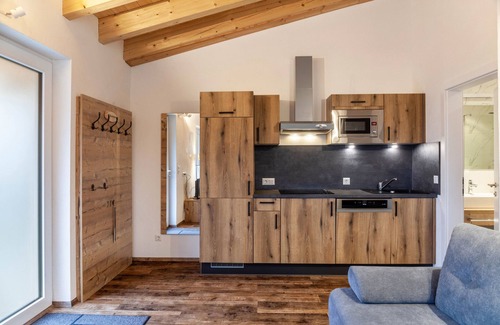 Ehrwald Apartment | Holiday Apartment Grubig with Mountain View, Balcony & Wi-Fi
