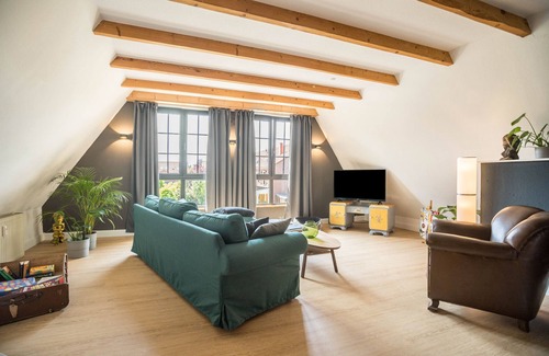 Mahndorf Apartment | Holiday Apartment "Hanse" with Private Terrace & Wi-Fi