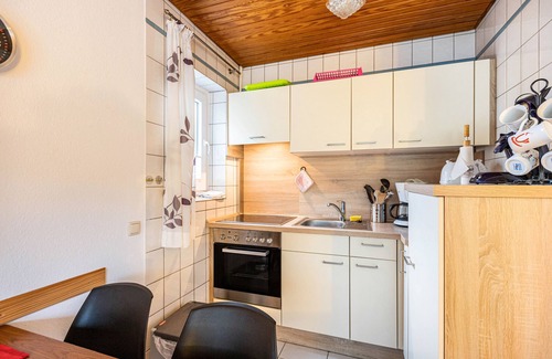 Toenning Apartment | Holiday Apartment Heidi with Shared Terrace & Wi-Fi
