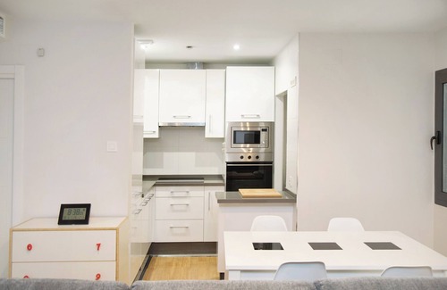 Cadiz Apartment | Holiday Apartment ‘Home Santa María’ close to the Beach with Wi-Fi