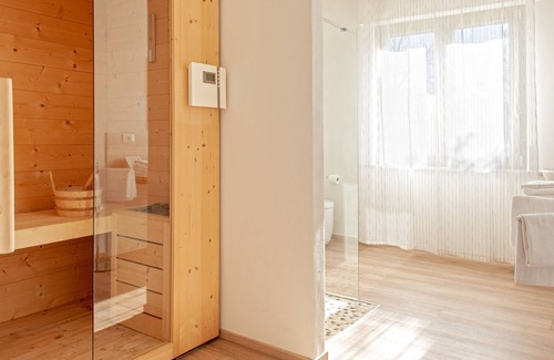 San Giuliano Terme Apartment | Holiday Apartment I Limori with Mountain View, Pool & Wi-Fi