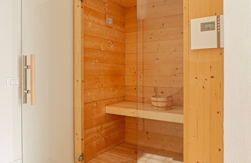 San Giuliano Terme Apartment | Holiday Apartment I Limori with Mountain View, Pool & Wi-Fi