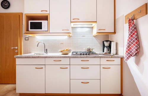 Cadipietra Apartment | Holiday Apartment "Niederkoflhof Klausberg" with Mountain View, Balcony & Wi-Fi