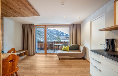 San Giacomo Apartment | Holiday Apartment "Stoana 4-2" with Relaxing Wellness Area