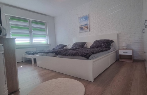 Kellen Apartment | Holiday Apartment 'Kleve Kellen' with Balcony and Wi-Fi