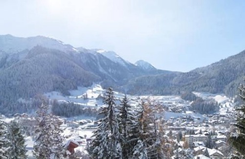 Klosters Platz Apartment | Holiday apartment Klosters for 1 - 5 persons with 2 bedrooms - Holiday apartment