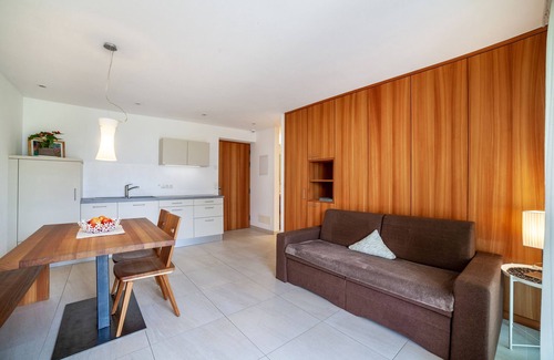 Laces Apartment | Holiday Apartment "Langstein Golden" with Mountain View, Shared Terrace & Wi-Fi