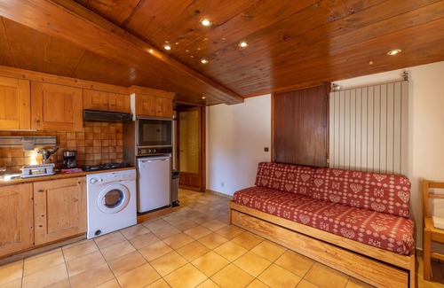Sallanches Apartment | Holiday Apartment 'Le Daguet' with Mountain View, Terrace & Wi-Fi