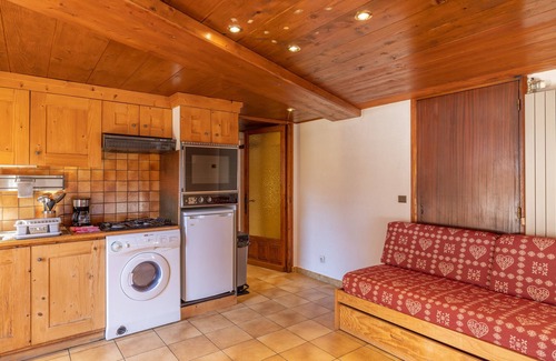 Sallanches Apartment | Holiday Apartment 'Le Daguet' with Mountain View, Terrace & Wi-Fi