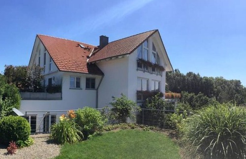 Schienen Apartment | Holiday Apartment "Lea" at Lake Constance with Wi-Fi, Balcony, Terrace & Garden
