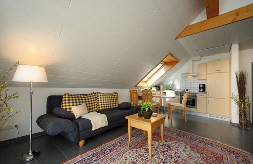 Schienen Apartment | Holiday Apartment "Mara" at Lake Constance with Wi-Fi, Terrace & Garden