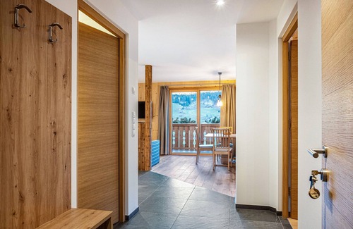 Sarentino Apartment | Holiday Apartment Mittnackerhof Kamille with Mountain View, Balcony & Wi-Fi