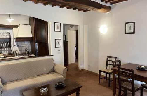 Cortona Apartment | Holiday Apartment "Monastero" with Mountain View, Shared Pool & Wi-Fi