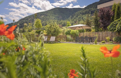 Mantana Apartment | Holiday Apartment "Promberger - Corones" with Balcony, Mountain View and Sauna