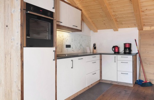 Lajen Apartment | Holiday Apartment 'Platiederhof Apt Lajen' with Mountain View, Shared Garden & Wi-Fi
