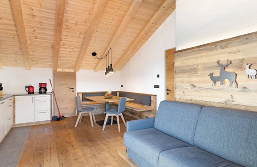 Lajen Apartment | Holiday Apartment 'Platiederhof Apt Lajen' with Mountain View, Shared Garden & Wi-Fi