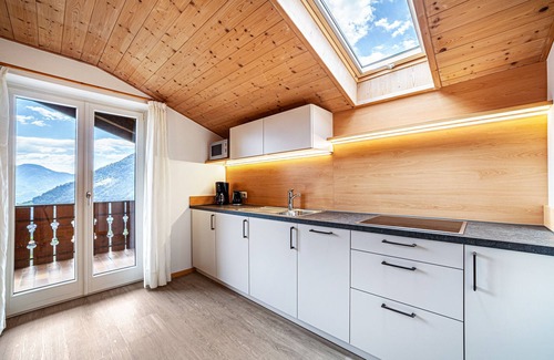 Lagundo Apartment | Holiday Apartment 'Rasnerhof Panorama' with Mountain View, Balcony & Wi-Fi