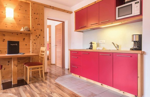 Albions Apartment | Holiday Apartment 'Riegelehof 1' with Balcony, Garden & Wi-Fi